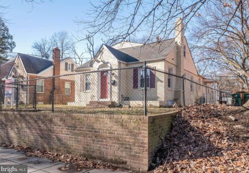 2905 5th St, Washington, DC 20032-2560