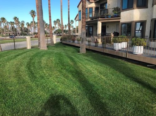 4760 San Sebastian Dr, Oxnard CA 93035-3640 exterior