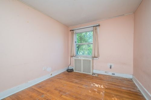 5735 Pocusset St, Pittsburgh PA 15217-2218 exterior