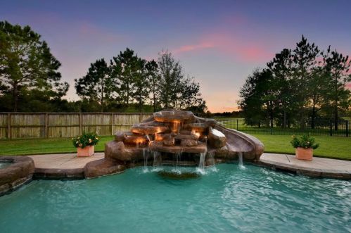 5922 Settlers Creek Ct, Fulshear TX 77441-2044 exterior