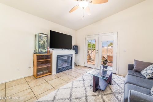 7325 Cross Ridge Pl, Tucson AZ  85710-6075 exterior