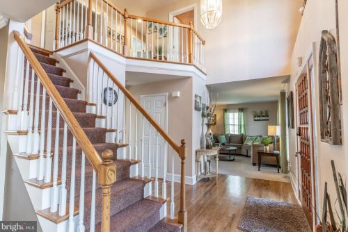 1121 Sunwood Ln, Lancaster PA  17601-7104 exterior