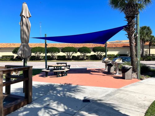 6 Harbour Isle Dr, Fort Pierce FL  34949-2750 exterior