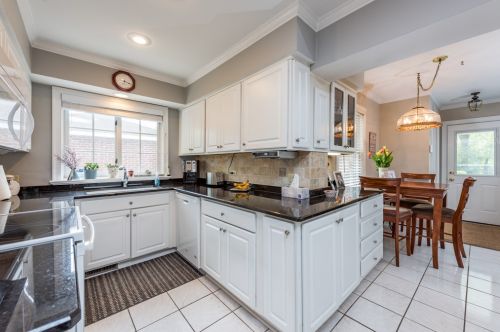 1114 Douglas Ct, Waukegan IL exterior