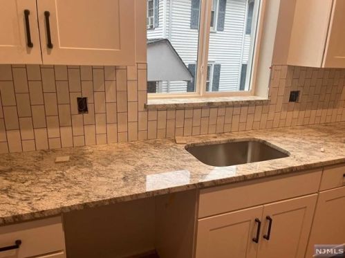 314-330 Westwood Ave, Westwood NJ  07675-1717 exterior