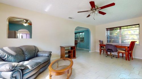 765 Byron St, Fort Pierce FL 34983-1921 exterior