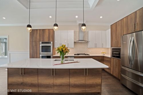 4133 Calumet Ave, Chicago, IL 60653-2612