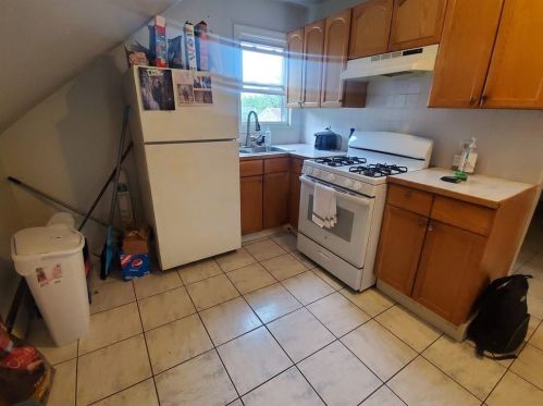 272 Smith St, Providence RI 02911-3307 exterior