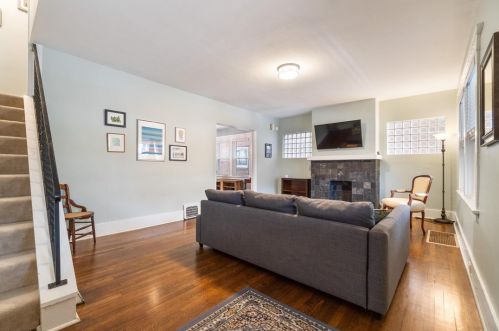 1611 Chislett St, Pittsburgh PA  15206-1312 exterior