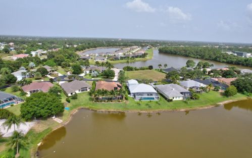 225 Fernleaf Trl, Fort Pierce FL 34953-8212 exterior