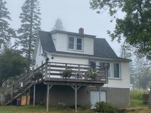 102 11 St, Duluth MN 55805-1554 exterior