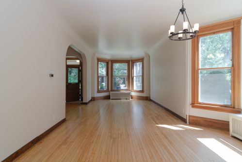 4142 Greenview Ave, Chicago IL  60613-1939 exterior