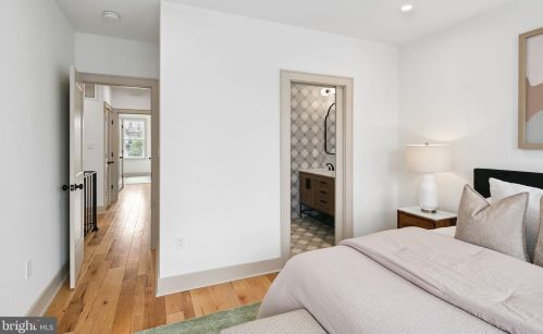 1613 Capitol St, Washington DC  20003-1620 exterior