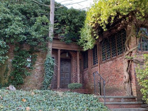 170 Slater Ave, Providence RI  02906-5716 exterior