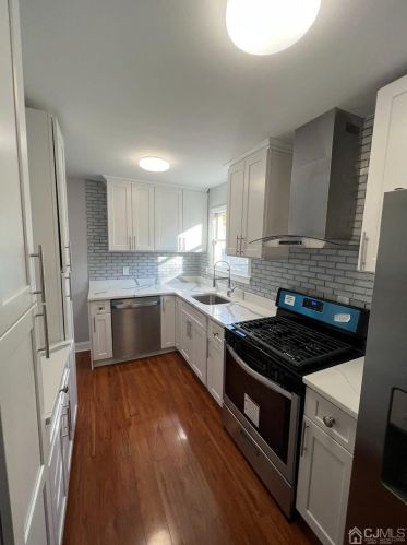 23 Morgan Dr, Edison NJ  08817-3545 exterior