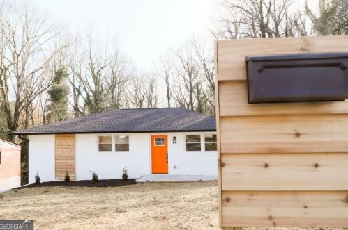 3584 Collier Dr, Atlanta GA  30331-1530 exterior