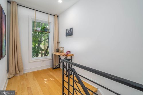 1018 Leithgow St, Philadelphia PA  19123-1421 exterior