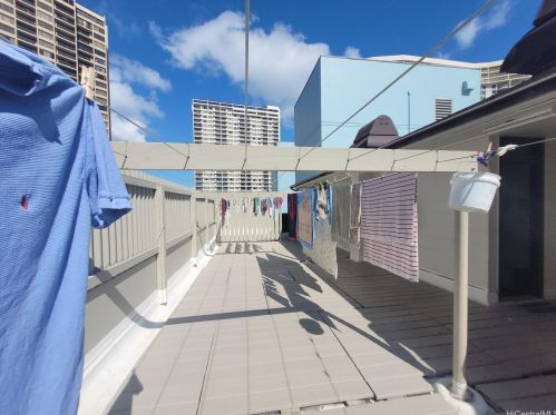 425 Ena Rd, Honolulu HI 96815-1735 exterior