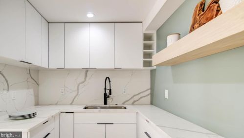 4624 Asbury Pl, Washington DC  20016-4325 exterior