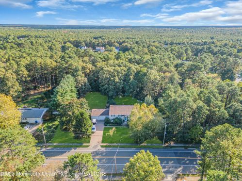 442 Frank Applegate Rd, Jackson Twp NJ 08527-2454 exterior