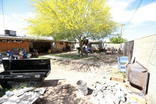 1643 38th Ln, Phoenix AZ  85009-2227 exterior