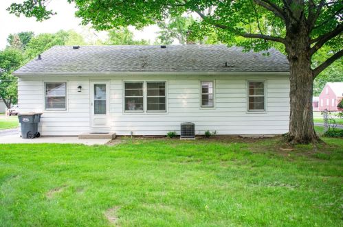 8138 Lake Wood Dr, Kalamazoo MI  49002-5564 exterior