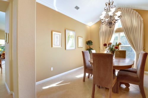 6904 Molakai Cir, Boynton Beach FL 33437-7030 exterior