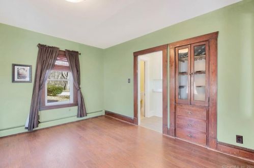 40 Commonwealth Ave, New Britain CT 06053-2913 exterior