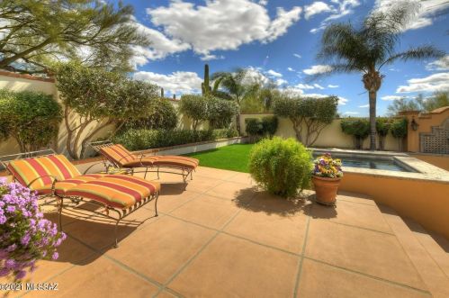 4820 Camino Escuela, Tucson AZ 85718-5914 exterior