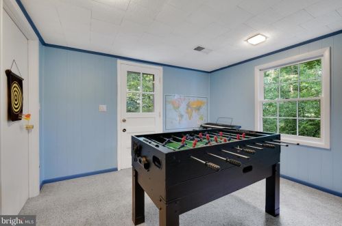 11601 Magruder Ln, Rockville MD 20852-4369 exterior