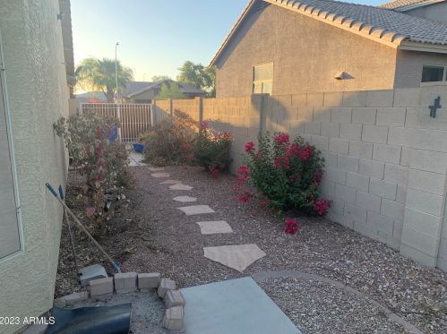 3819 74th Dr, Phoenix AZ  85043-7590 exterior