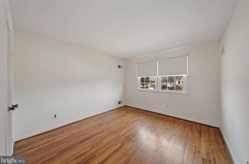 9924 Bedfordshire Ct, Rockville MD 20854-2015 exterior