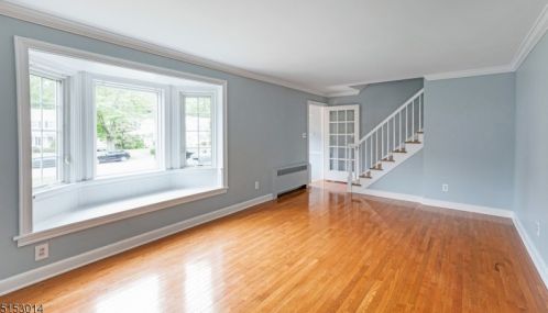 27 Crescent Rd, Livingston, NJ 07039-3757