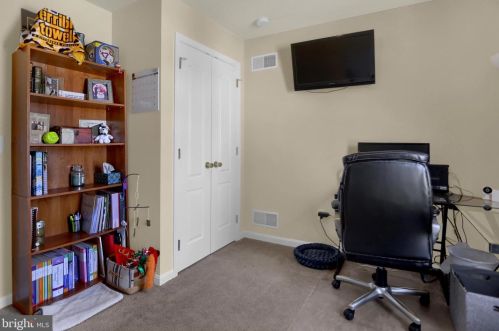 70 Bowman Rd, Hanover PA 17331-4200 exterior