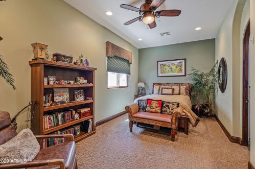 4450 54th St, Phoenix AZ 85018-1905 exterior