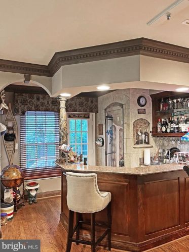 18 Alexander St, Alexandria VA  22314-3869 exterior