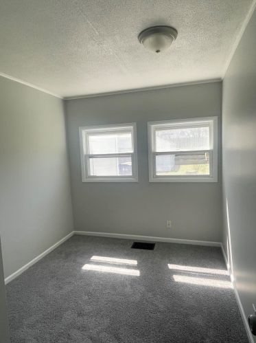 1246 Hollywood St, Grand Rapids MI 49505-3879 exterior