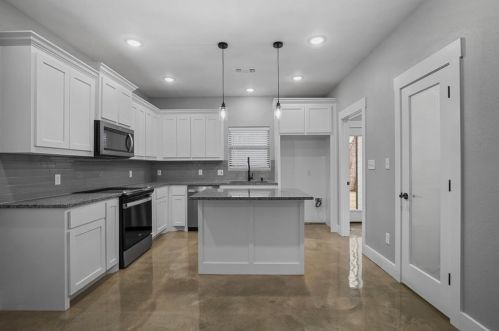 412 Monterey St, Denison TX  75020-6329 exterior