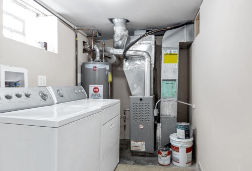 12537 Winchester Ave, Chicago IL 60827-5607 exterior