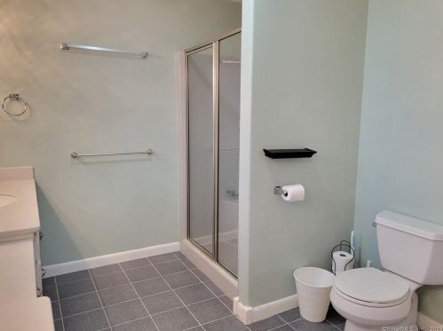 39 Nicole Rd, New Britain CT  06053-1475 exterior