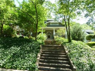 2022 Dartmouth Pl, Charlotte NC  28207-1409 exterior