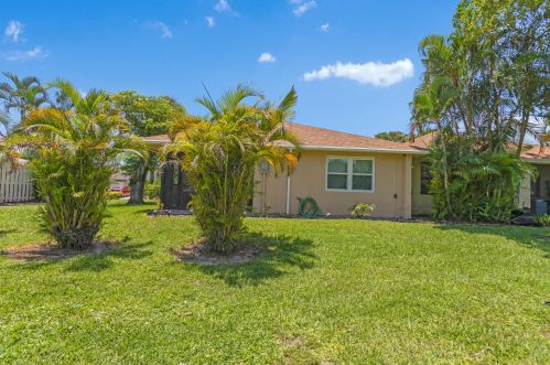 203 1 Cir, Boynton Beach FL 33435-7261 exterior