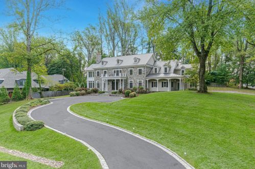 7109 Benjamin St, Mc Lean, VA 22101-1582