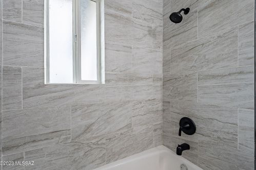 6520 Calle Herculo, Tucson AZ  85710-5620 exterior