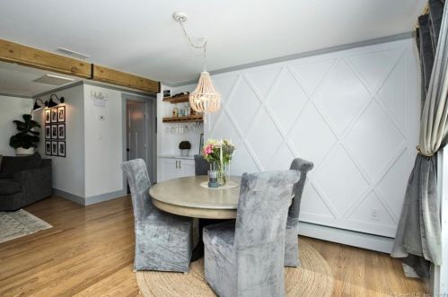 24 Carriage Dr, Wallingford CT  06492-3111 exterior