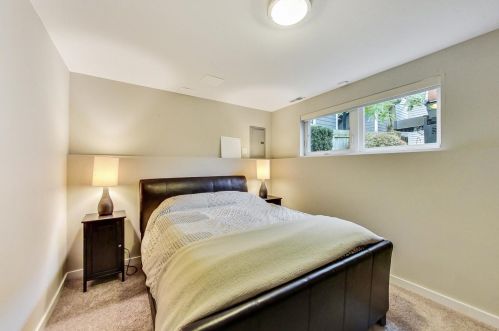 2100 Bingham St, Chicago IL 60647-4033 exterior