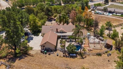 38325 De Portola Rd, Temecula CA 92592-8984 exterior