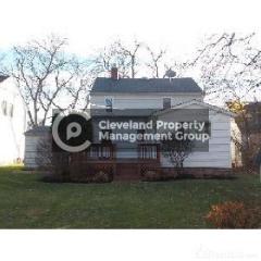 4903 Farnhurst Rd, Cleveland OH  44124-2328 exterior