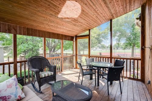 1401 Hartford Ave, Saint Paul MN 55116-1649 exterior