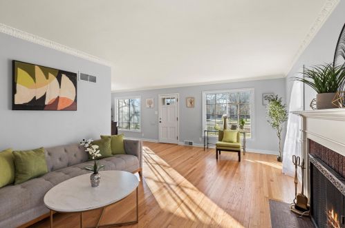 2516 83, Milwaukee WI 53213-1027 exterior